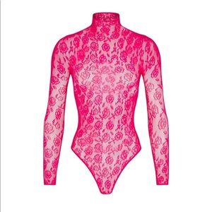 🔥NWT SKIMS WARP KNIT LACE BODYSUIT